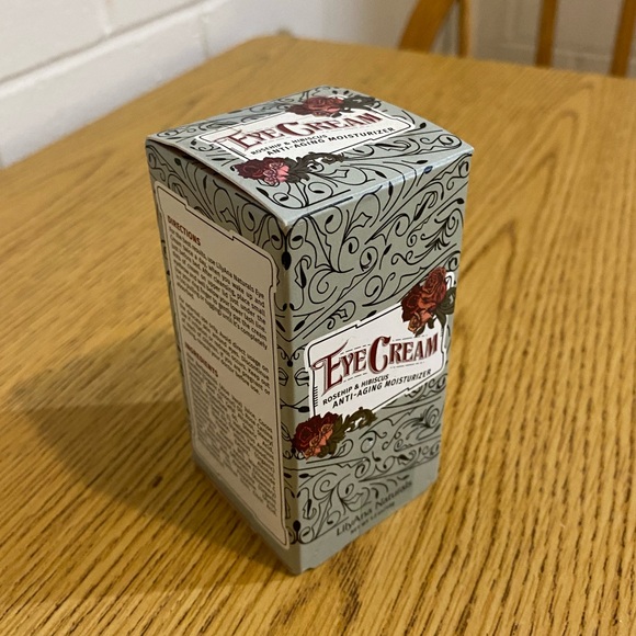 LilyAna Naturals rosehip and hibiscus anti-aging brightening eye cream - Picture 9 of 9